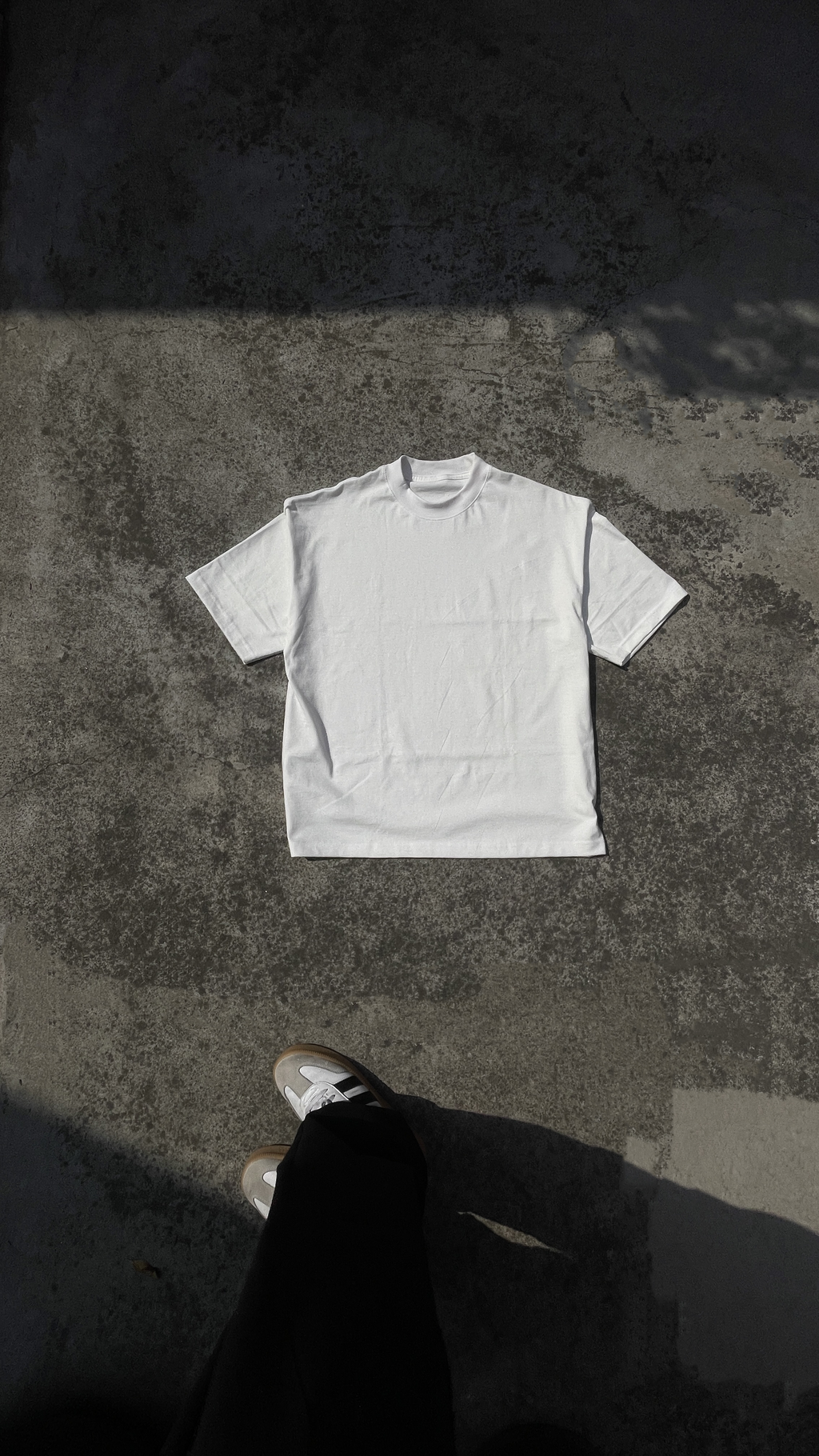 WHITE 300 GSM OVERSIZE