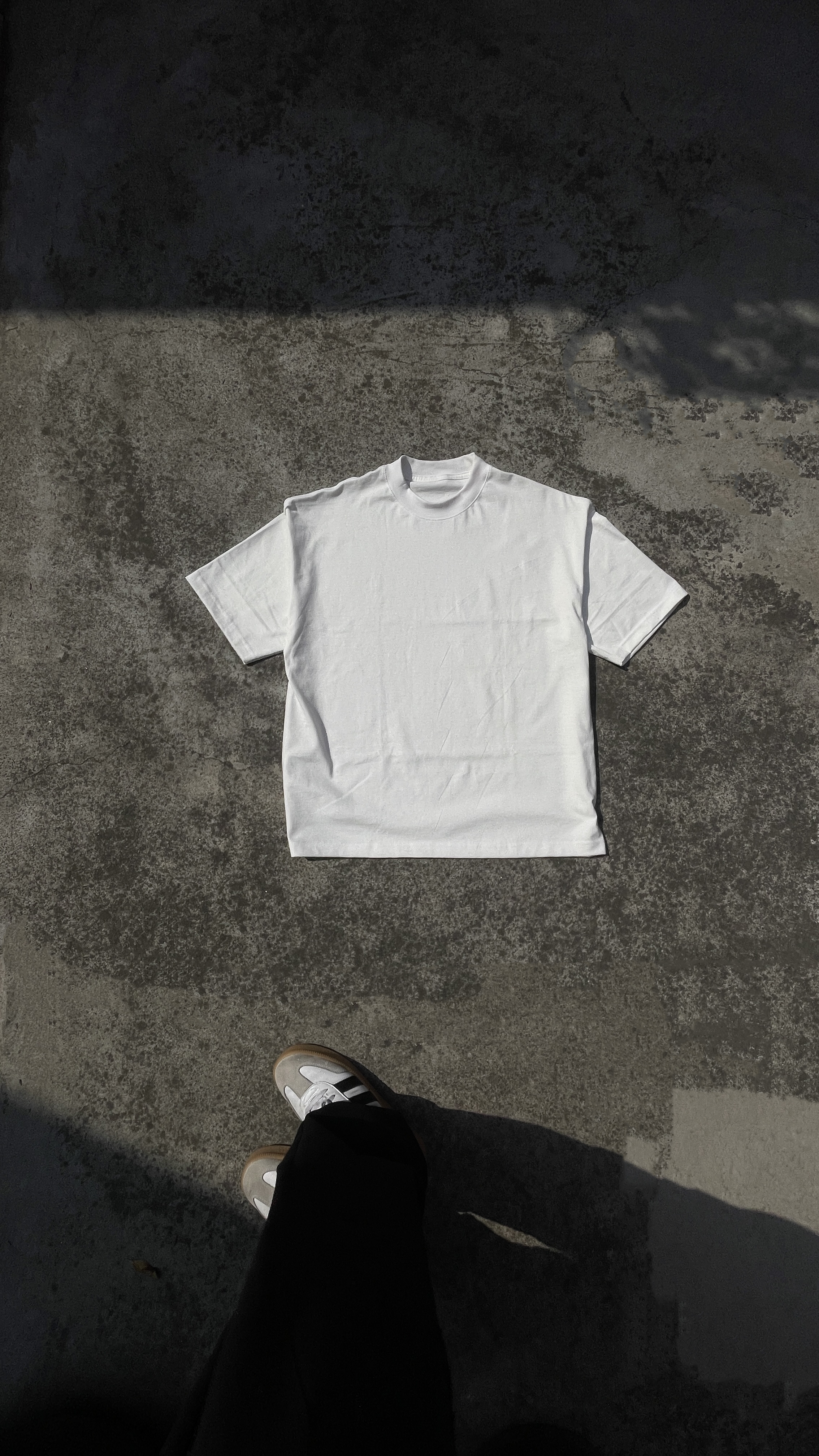 WHITE 300 GSM OVERSIZE